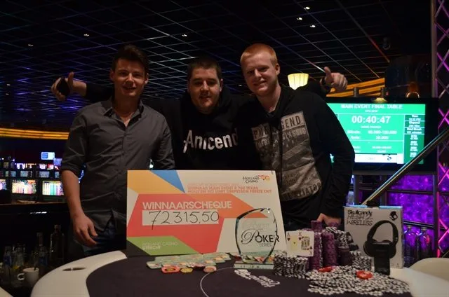 De winnaar met rail | 2015/01 - Utrecht Poker Series - 700 eu Main Event 
